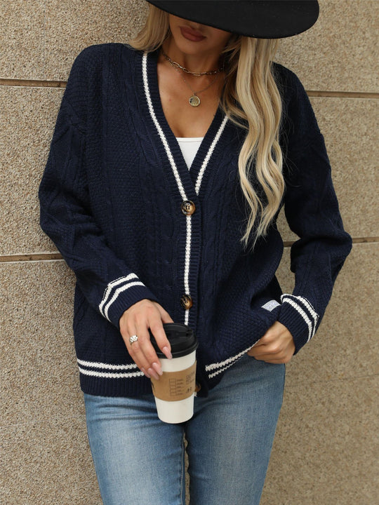 Damen Grobstrickjacke mit eleganten Sternenapplikationen und kontrastierenden Details EB