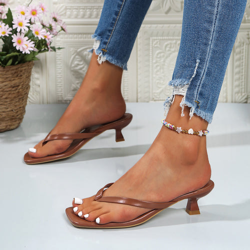 Damen Trendige und elegante Flip-Flop Sandalen mit komfortablem Fußbett EB