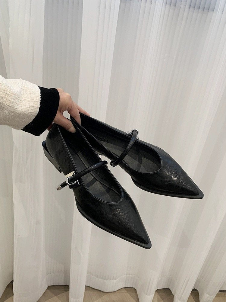 Damen elegante Ballerinas mit zeitgemäßem Riemchen und spitzem Design EB