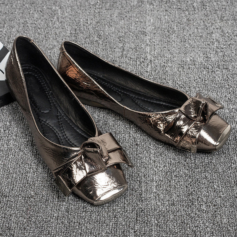 Damen Ballerinas mit elegantem Schleifenakzent und glänzender Lackoberfläche EB