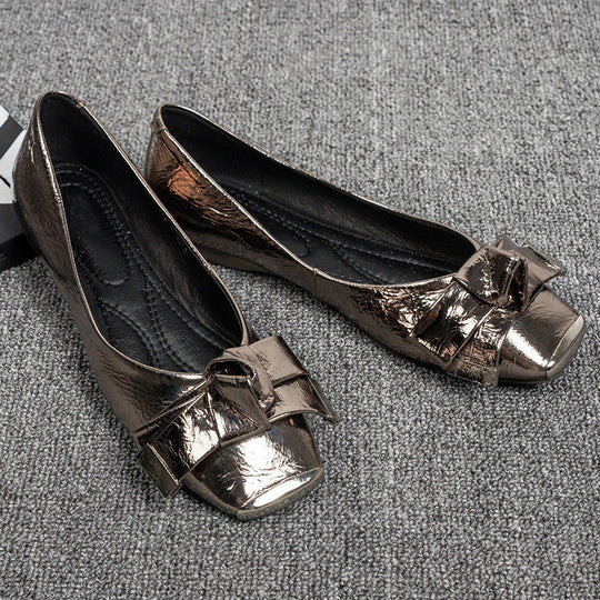 Damen Ballerinas mit elegantem Schleifenakzent und glänzender Lackoberfläche EB