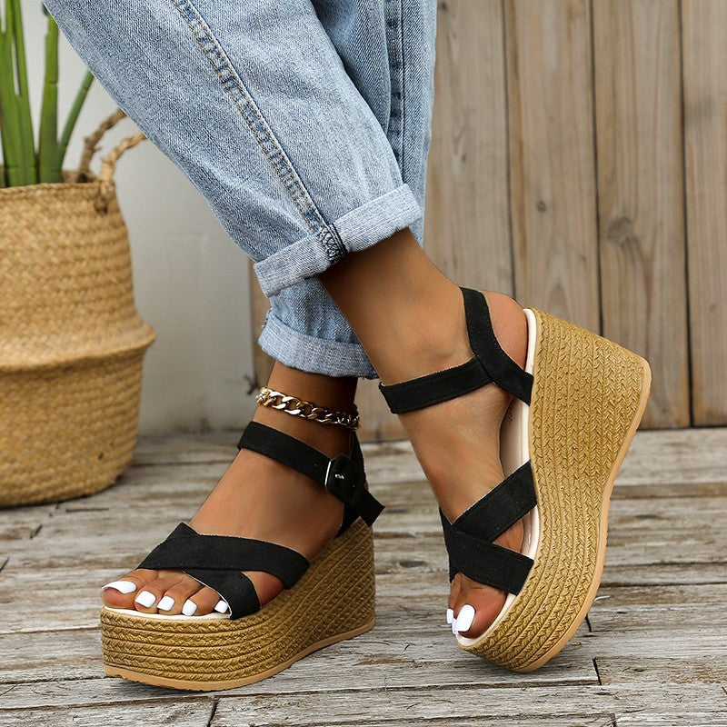 Damen Keil-Sandalen mit modischem Überkreuzriemen und rutschfester Sohle EB