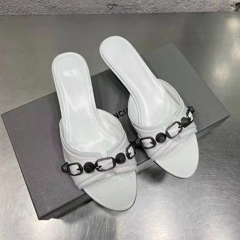 Damen modische Slides mit dekorativen Metallakzenten EB