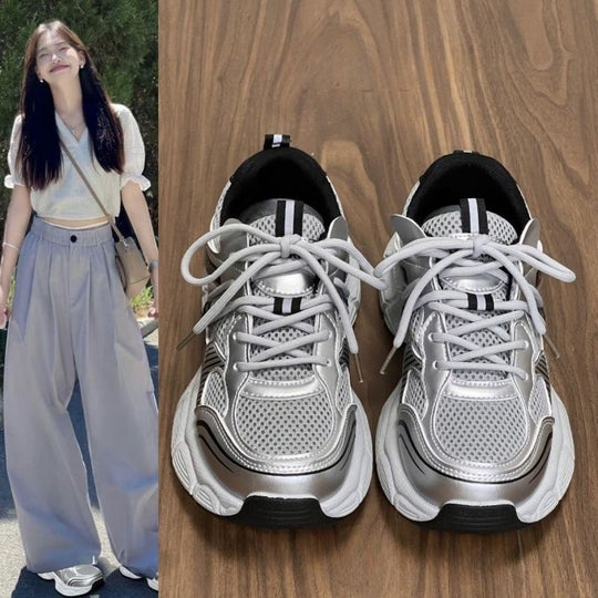 Damen Sportliche Atmungsaktive Sneaker mit modischen Metallic-Elementen EB