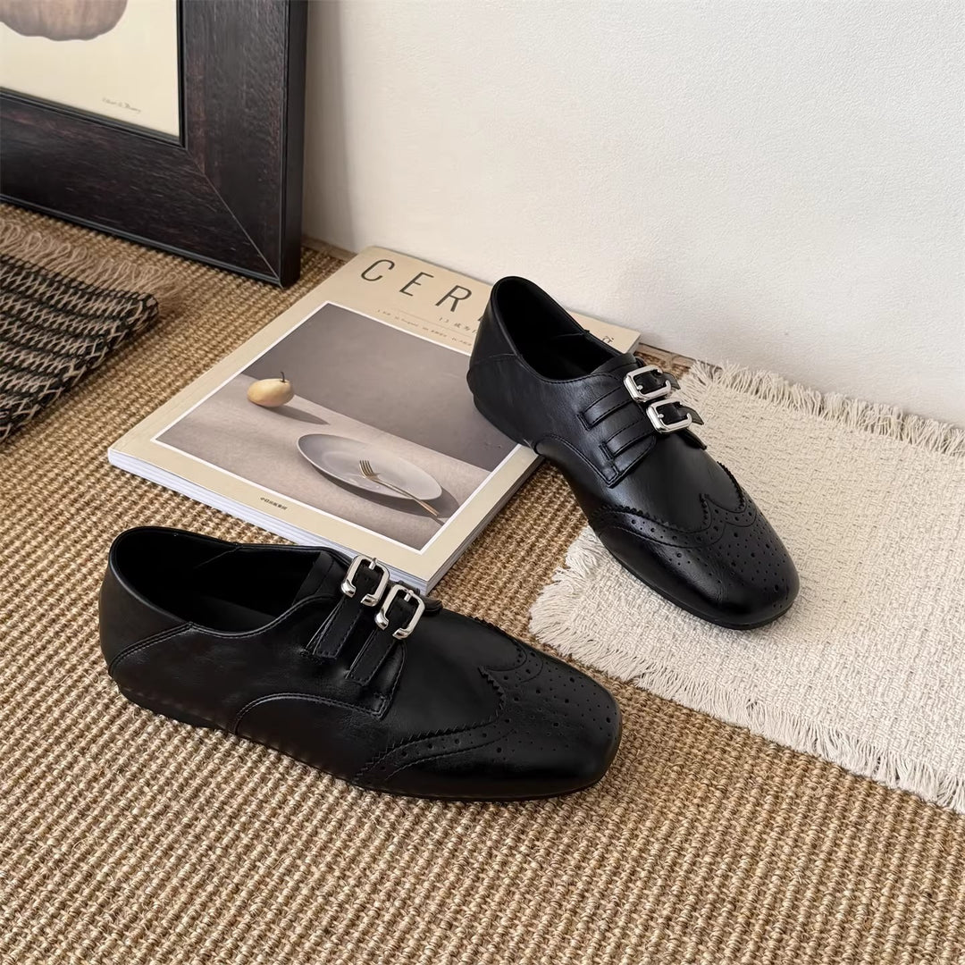 Damen Elegante Schnürschuhe mit doppeltem Schnallenverschluss und perforierten Details EB