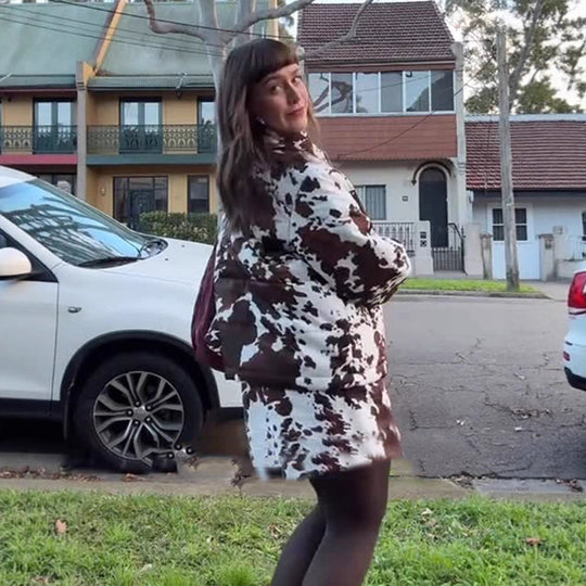Damen gestepptes Kurzjacke mit Cow-Print EB