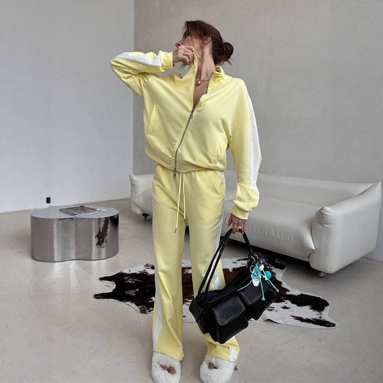 Damen lässiges Zweiteiler-Set mit Stehkragen-Zipjacke und locker geschnittener Tunnelzughose Eichborn Berlin