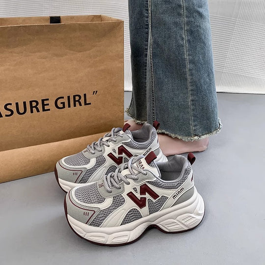 Damen Sportliche Sneakers mit atmungsaktiven Mesh-Einsätzen und dämpfender Sohlentechnologie EB