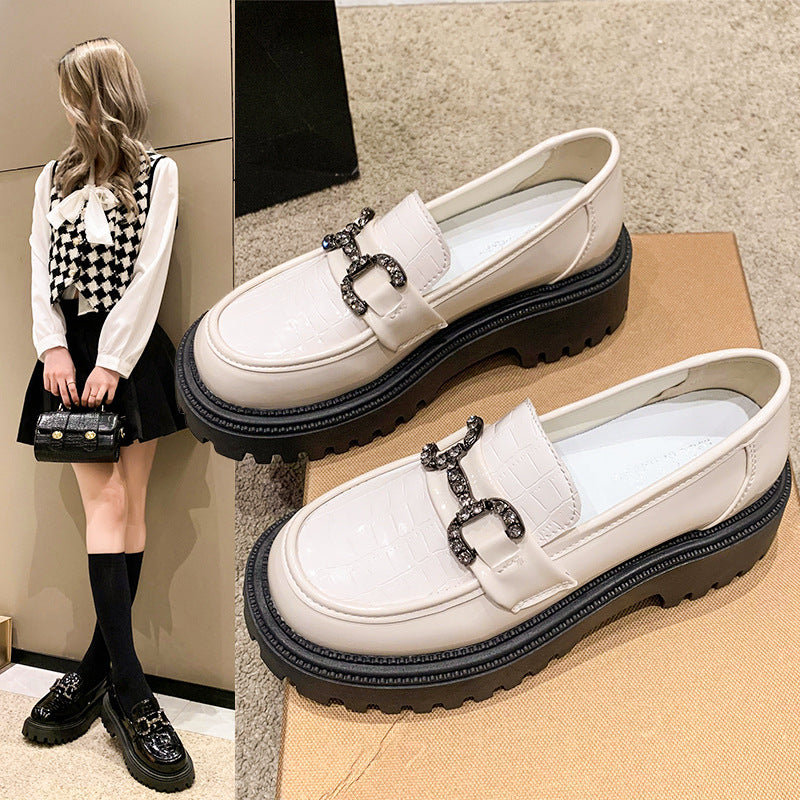 Damen Loafers mit modischer Krokodilprägung und dekorativem Schmuck-Riemen EB