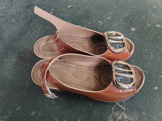 Damen Slingback-Pantoletten mit stilvollem Metallic-Detail und komfortablem Absatz EB