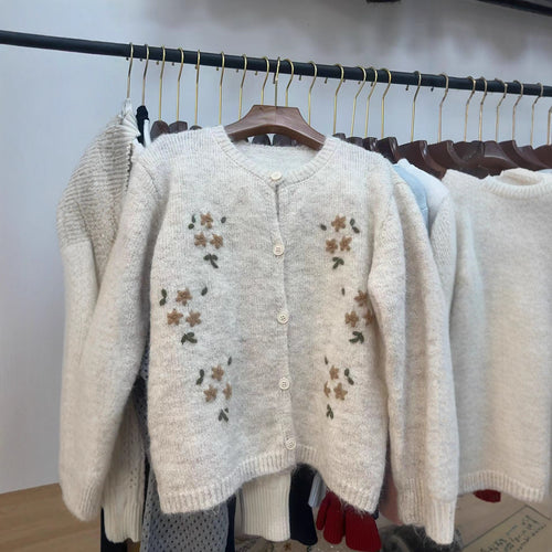 Damen gestrickter Cardigan mit floralen Stickereien EB