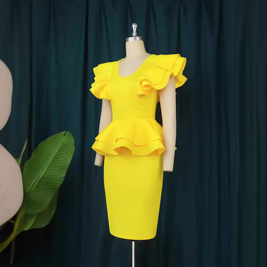Damen figurbetontes Kleid mit voluminösem Rüschenabschluss EB