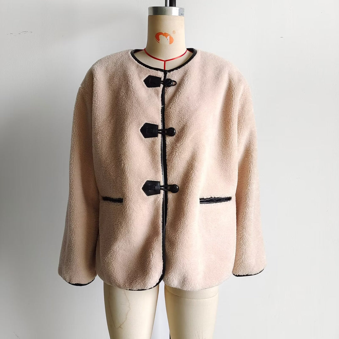 Damen Kuschelige Fluff-Jacke mit Knopfverschluss und praktischen Taschen EB