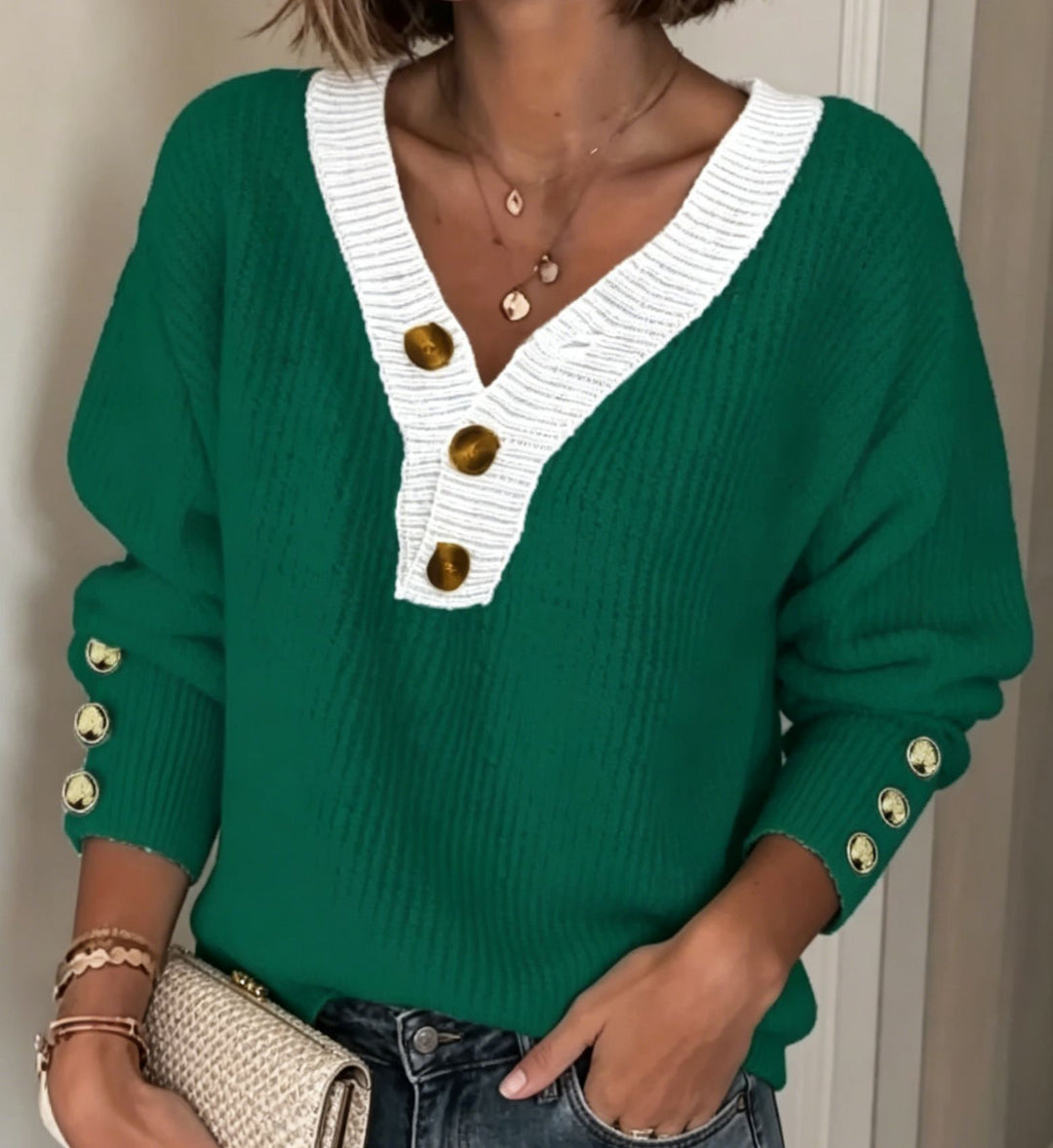 Damen Feinstrickpullover mit tiefem V-Ausschnitt, kontrastierter Knopfleiste und Zierknopf-Ärmeln EB
