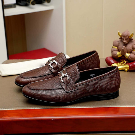 Herren Mokassin mit trendigem Strukturdesign und modischem Metallverschluss EB