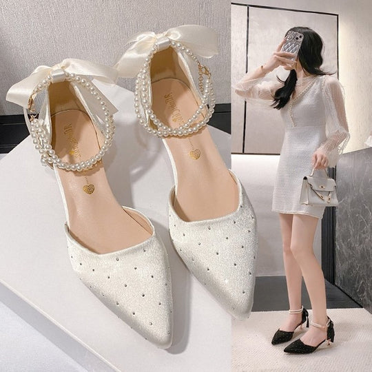 Damen elegante Pumps mit perlenverziertem Riemchen EB