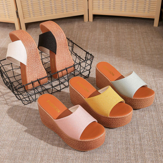 Damen Keil-Pantoletten mit komfortablem Fußbett und breitem Riemendesign EB