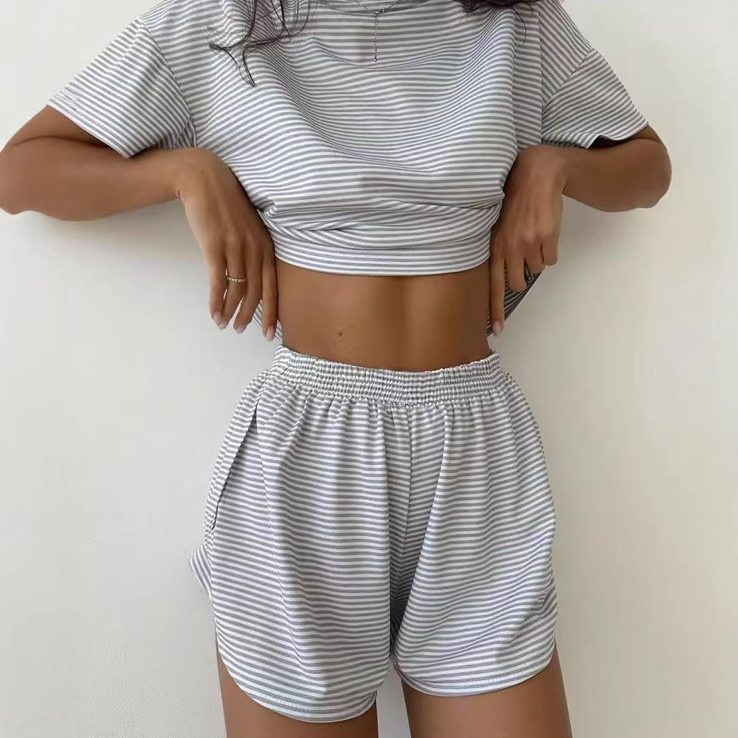Damen lässiges Crop-Top und Short-Set mit gestreiftem Muster EB
