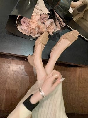 Damen Elegante Plateau-Pumps mit glänzender Lack-Oberfläche und Schmuckakzent EB