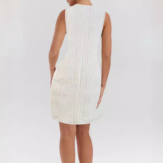 Damen Minikleid mit Wellenstruktur und dekorativen Ringen EB