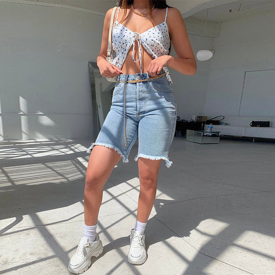 Damen Denim-Shorts im modernen High-Waist Schnitt mit fransigen Säumen EB