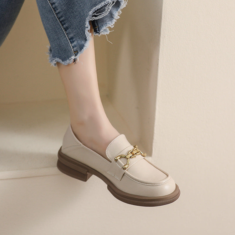 Damen Mokassin-Slipper mit elegantem Schnallenakzent und komfortabler Sohle EB