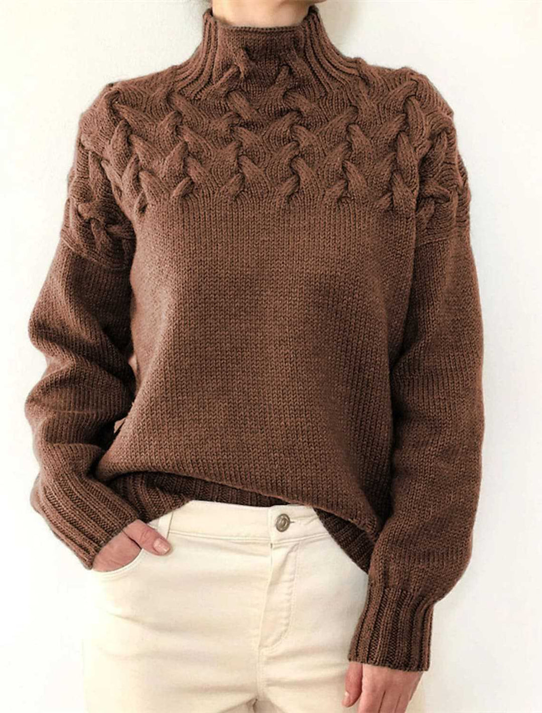 Damen Grobstrickpullover mit Stehkragen und Zopfmuster EB