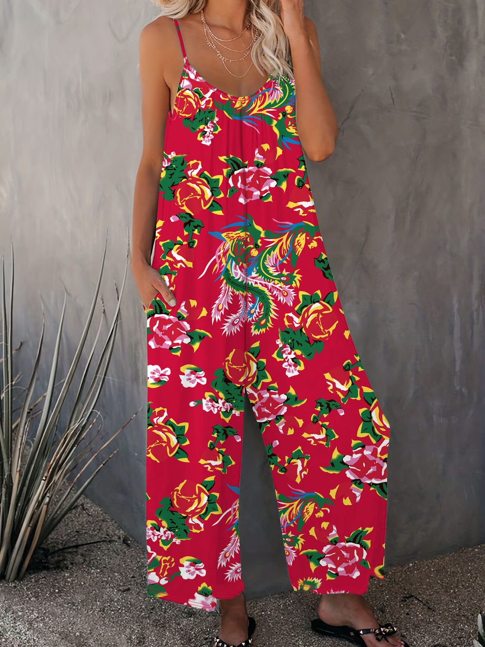 Damen Luftiger Jumpsuit mit floralem Design und verstellbaren Trägern EB