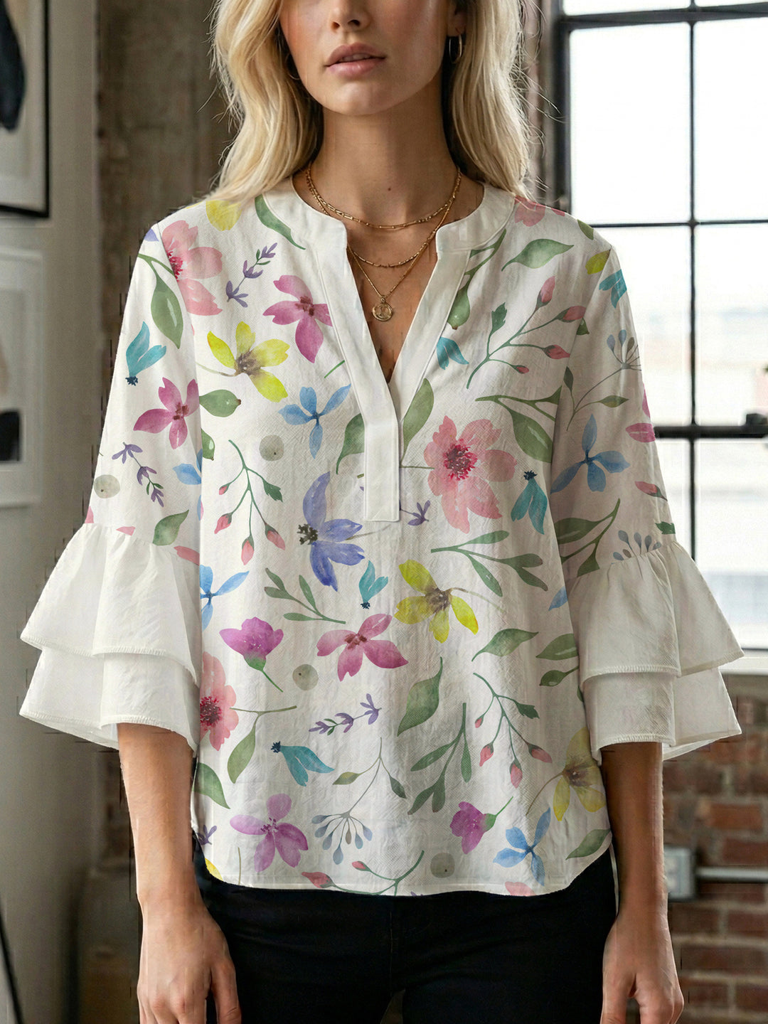 Damen Bluse mit voluminösen Ärmeln und floralem Design EB
