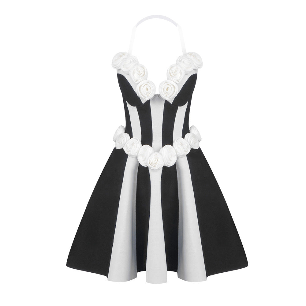 Damen verspieltes Cocktailkleid mit Blumenapplikationen und schwingendem Rock EB