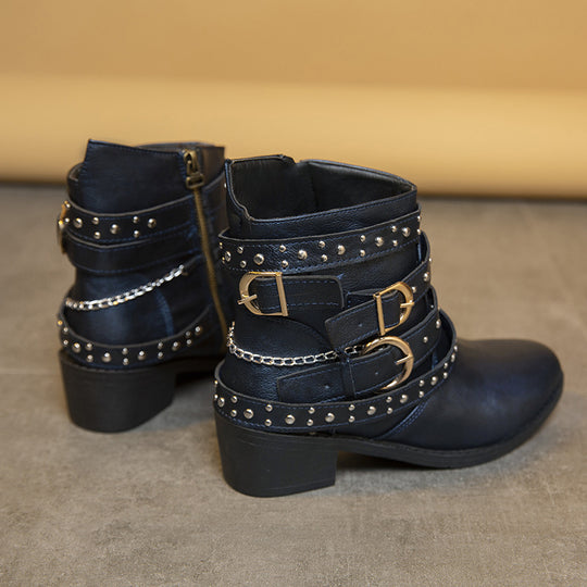 Damen modische Stiefeletten mit verzierten Riemen und Kettenelementen EB