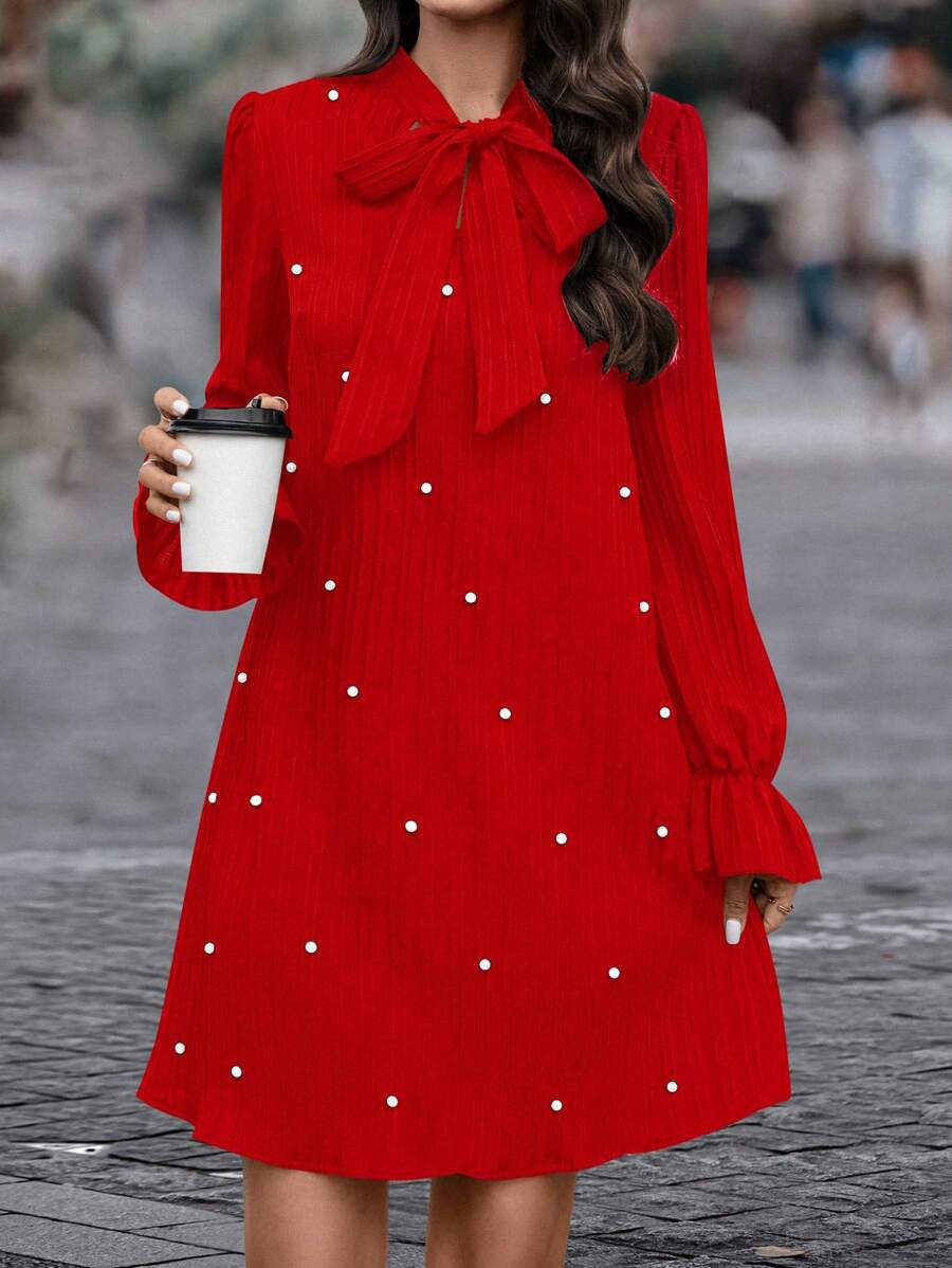 Damen elegantes Kleid mit Schleifenkragen und Pünktchen-Applikationen EB