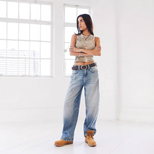Damen Weit geschnittene Denim-Jeans mit modischem Design und einzigartigen Waschungen EB