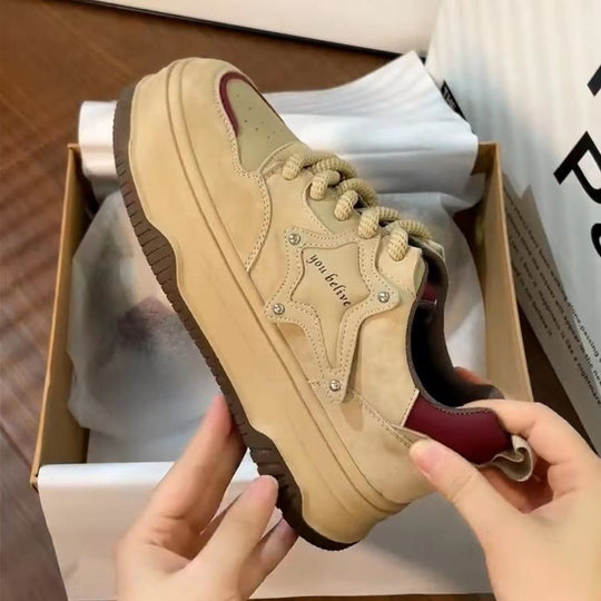 Damen Plateau Sneakers mit Sternen-Design von EB