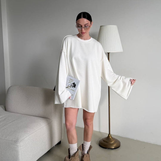 Damen oversized Sweatshirt-Kleid mit ausgefranstem Saum und weiten Glockenärmeln Eichborn Berlin
