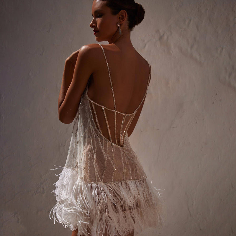 Damen Funkelndes Pailletten-Cocktailkleid mit Federn EB