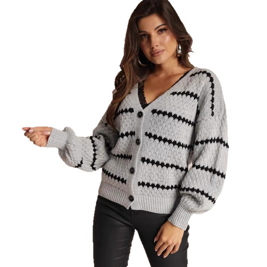 Damen Strickjacke mit markantem Muster und voluminösen Ärmeln EB