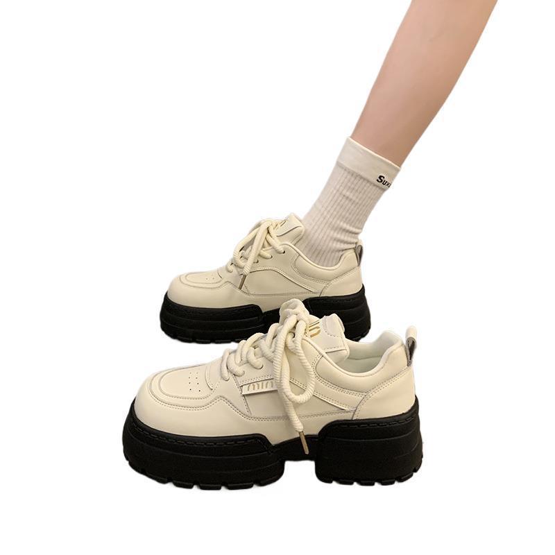 Damen Chunky Sneakers mit verstärktem Komfort und trendiger Sohlenstruktur EB