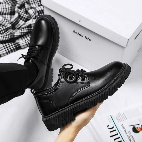 Herren Schnürschuhe im modernen Design EB