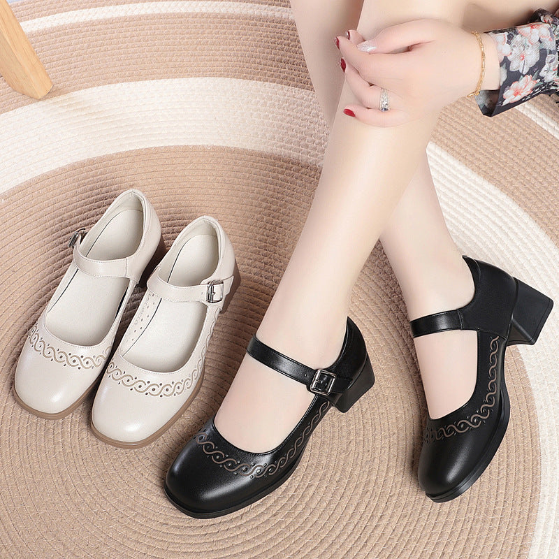 Damen Ballerinas mit verstellbarem Riemen und dekorativem Schnitt EB
