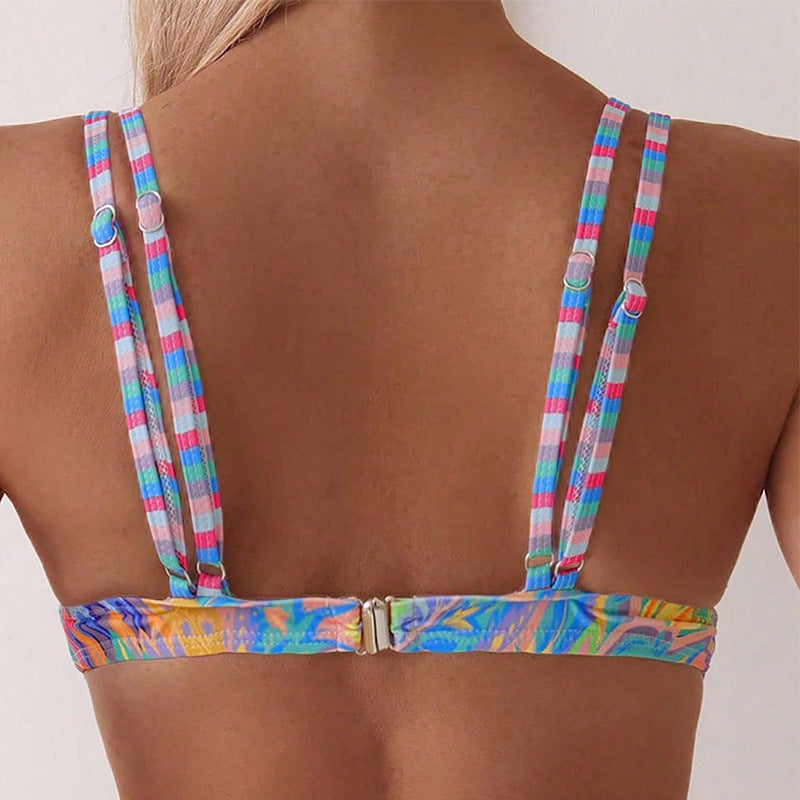 Damen Triangel-Bikinioberteil im verspielten Paisley-Design mit sportlichen Trägern EB