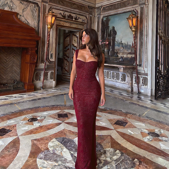 Damen Glitzerndes Abendkleid mit tiefem Ausschnitt und eleganten Spaghettiträgern EB