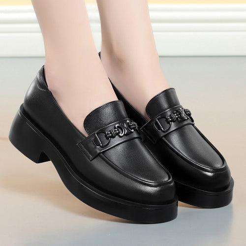 Damen elegante Mokassins mit modischem Kettendetail EB