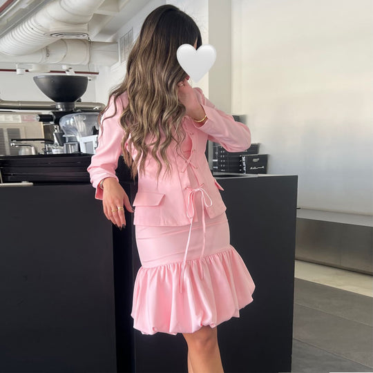 Damen Kleid mit Schnürung und Rüschensaum EB