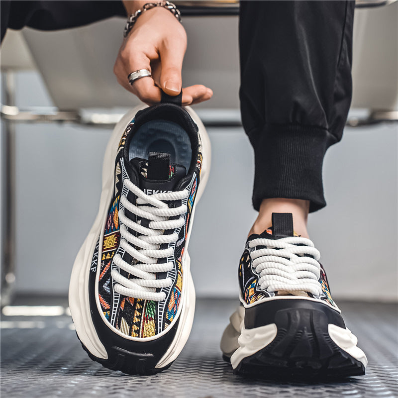 Damen Sportliche und modische Sneakers mit auffälligem Muster EB
