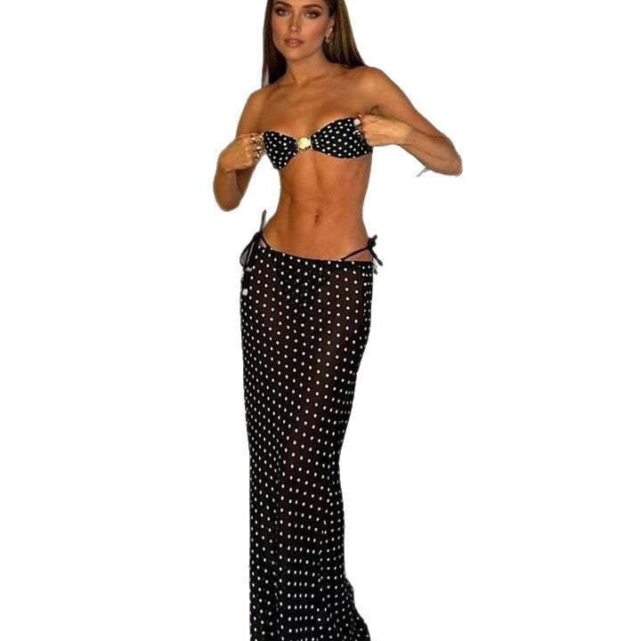 Damen Bandeau-Bikini mit modischer Schnittführung EB