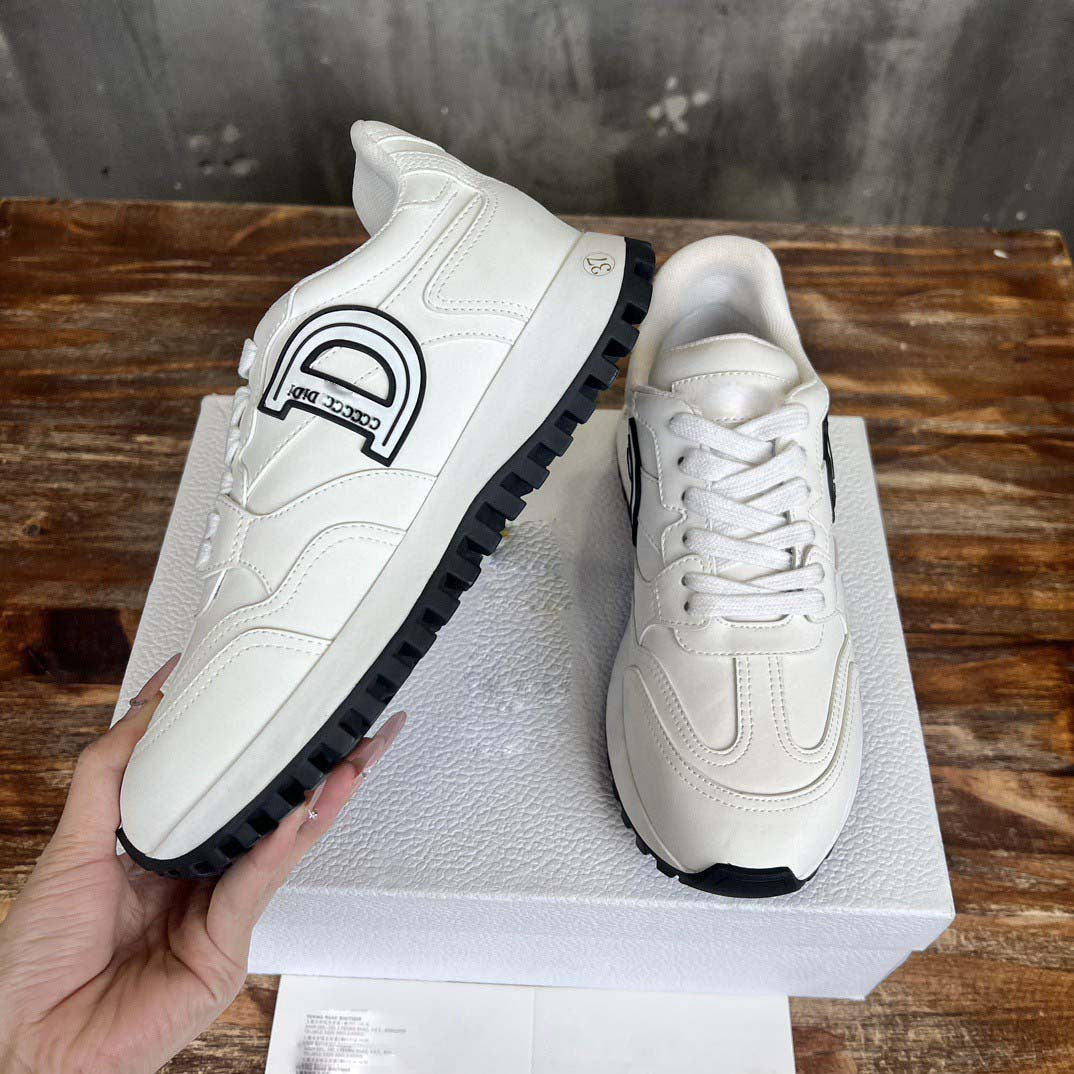 Damen Sportliche Sneaker mit gepolsterter Innensohle und rutschfester Laufsohle EB