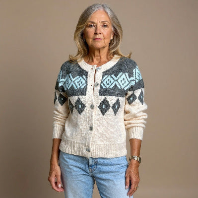 Damen nan kuscheliger Strickcardigan mit Zierholzknöpfen und Rundhalsausschnitt EB
