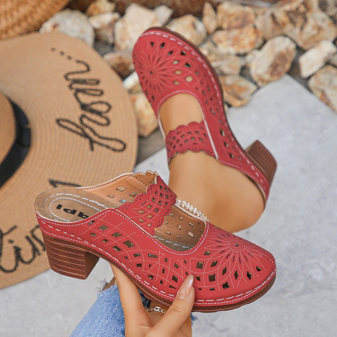 Damen Offene Clogs mit filigranem Muster und holz-ähnlichem Absatz EB