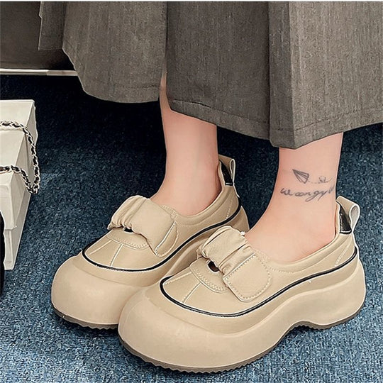 Damen Komfortable Slip-On Sneakers mit modischem Design und stabiler Sohle EB